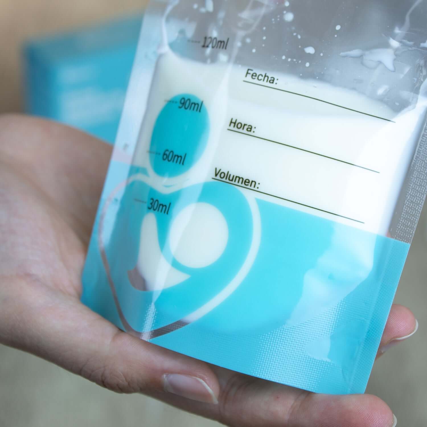 Bolsa para leche materna 25un de Balia, diseñada para almacenar leche materna de manera segura y cómoda.